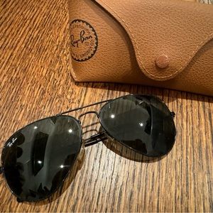 Ray Ban Total Black Aviators